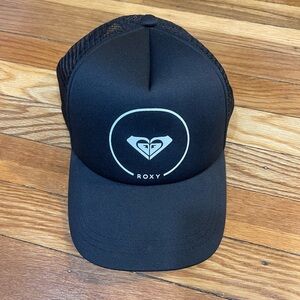 Roxy black trucker hat